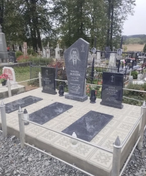 Памятник двойной 158